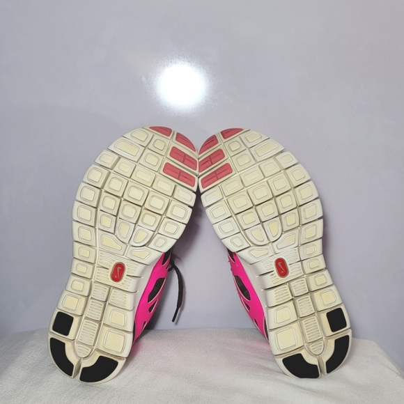Nike Womens Size 8 Free Run Sneakers. - Picture 6 of 9